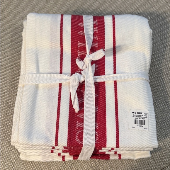 Williams Sonoma Classic Red and White Towels Set of 4 NWT Red Claret - Picture 3 of 7